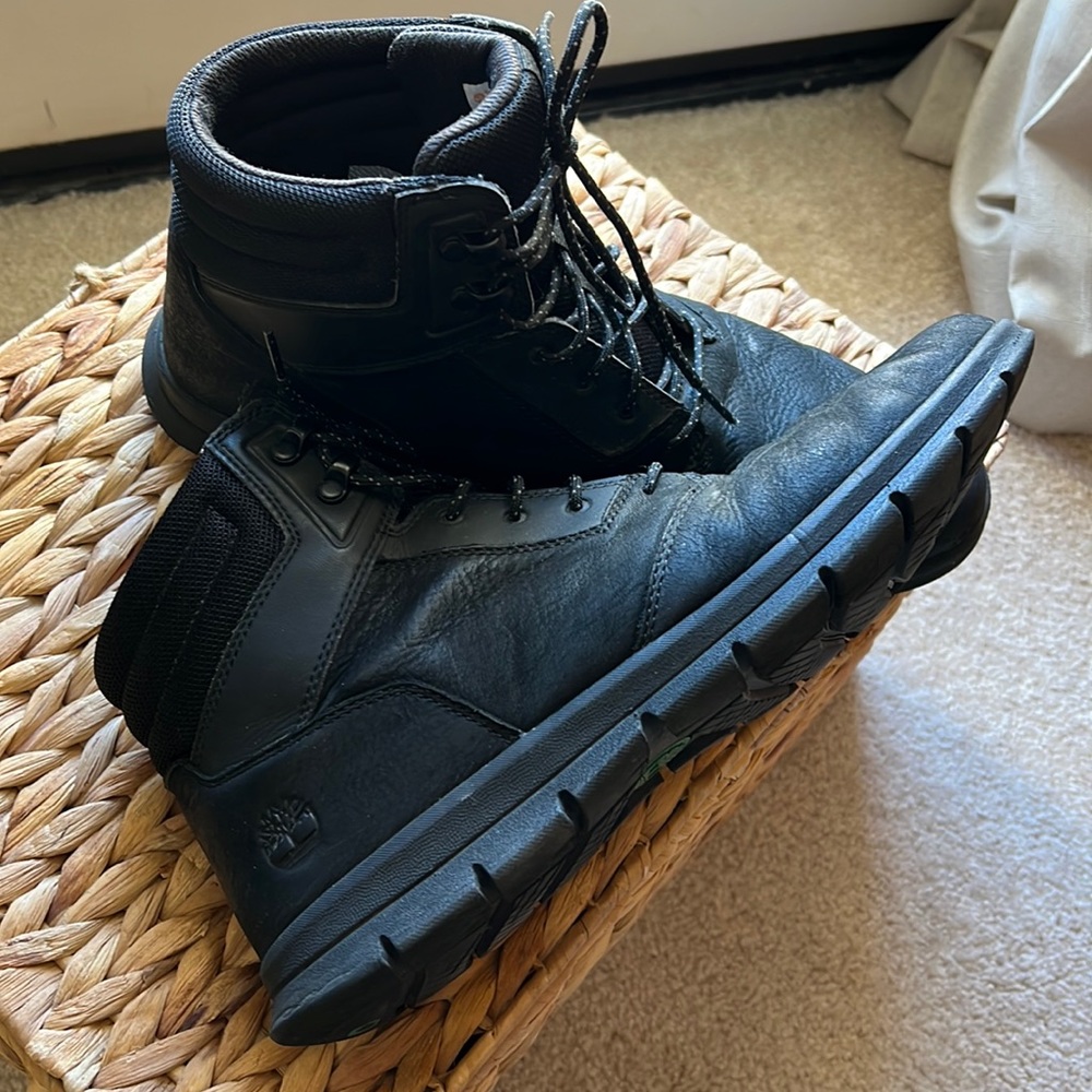 Timberland men’s high tops black laced boots sz 10.5